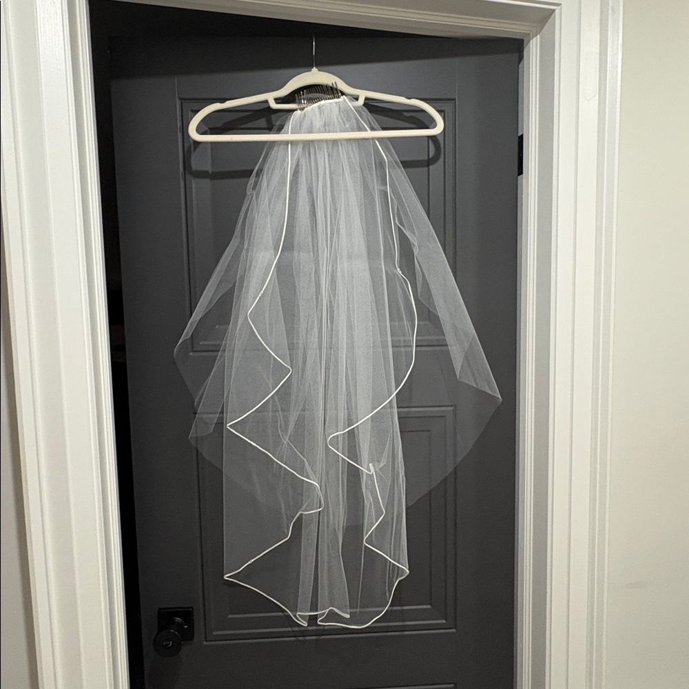 WHITE Toronto Bridal Boutique - Wedding Veil